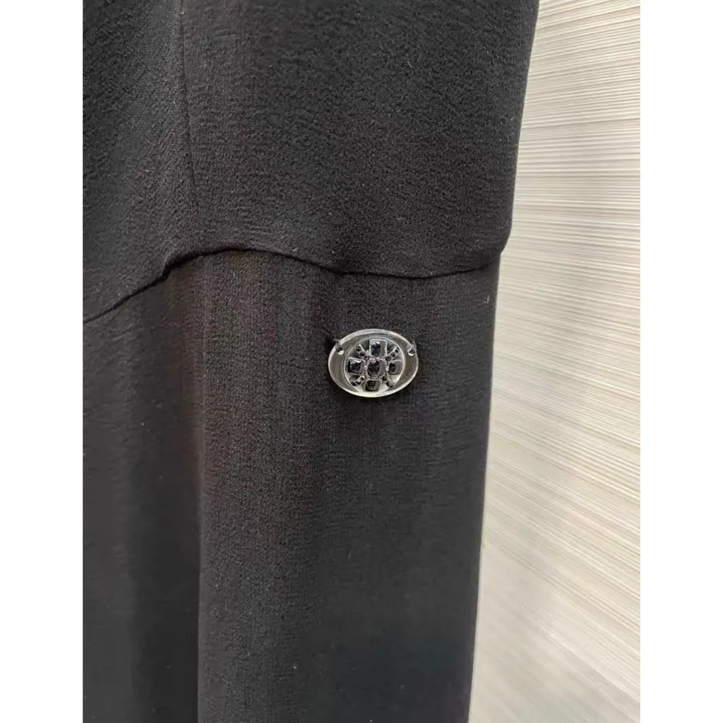 Chanel Black Silk Dress Black Silk Never worn, with tag - Model View