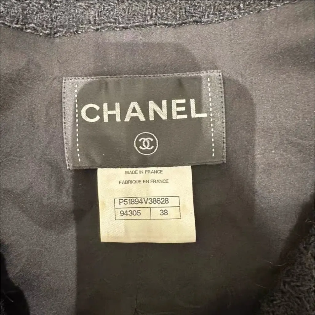 Chanel La Petite Veste Noire Wool Jacket MultiColor Wool Very good - Model View