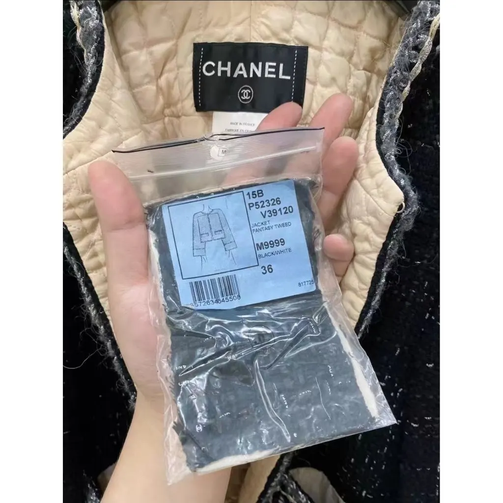 Chanel Tweed Coat MultiColor Tweed Very good - Model View