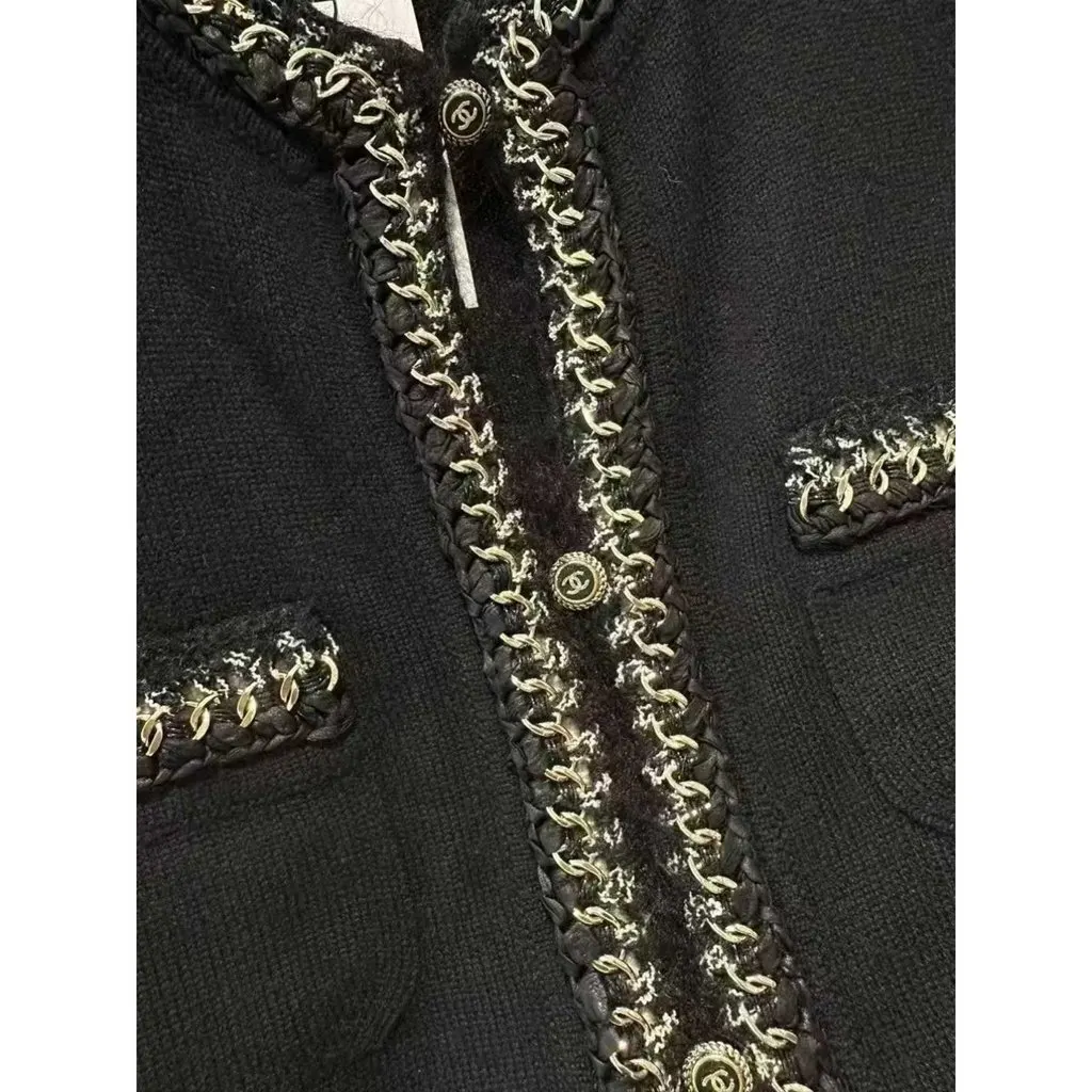 Chanel Cashmere Knitwear MultiColor Cashmere Very good - Model View