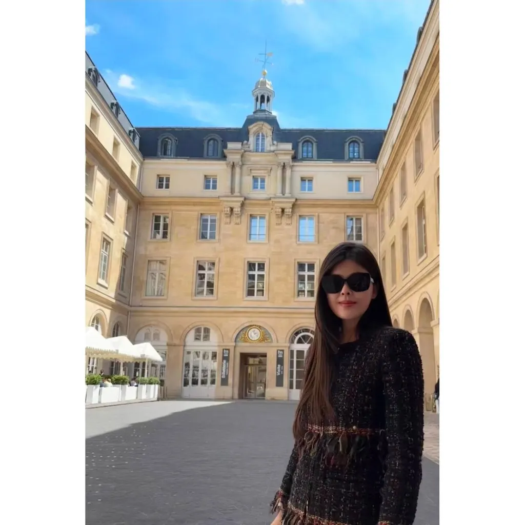 Chanel La Petite Veste Noire Tweed Jacket MultiColor Tweed Very good - Box View