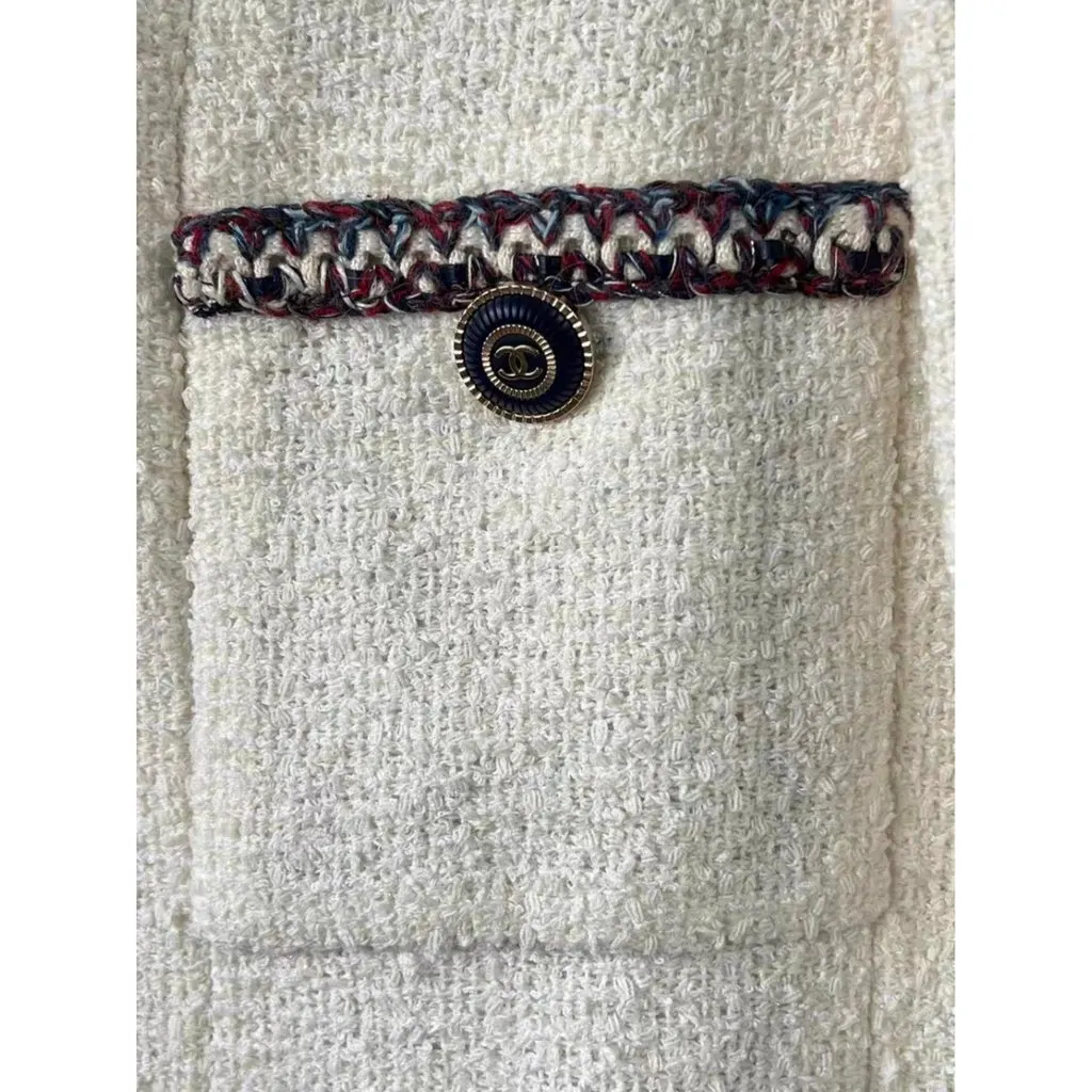Chanel La Petite Veste Noire Tweed Jacket MultiColor Tweed Very good - Model View