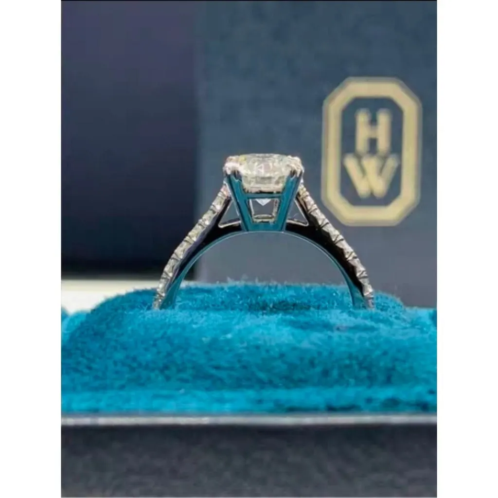 Harry Winston Ring MultiColor Very good - Model View