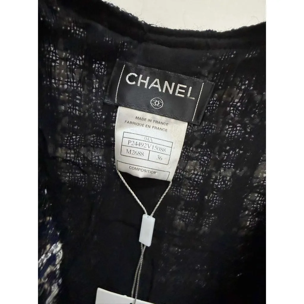 Chanel La Petite Veste Noire Tweed Jacket MultiColor Tweed Very good - Model View