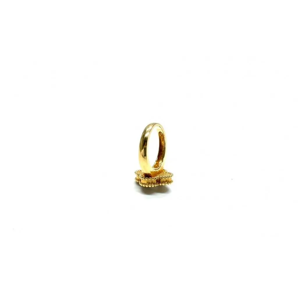 Van Cleef & Arpels Vintage Alhambra Yellow Gold Ring MultiColor Very good - Model View