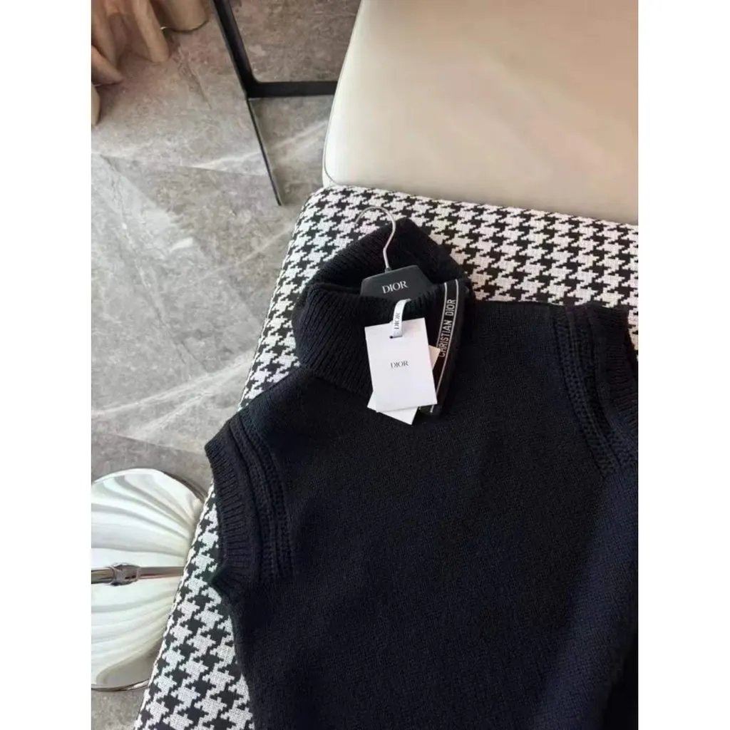 Dior Black Wool Knitwear Black Wool Never worn, with tag - Model View