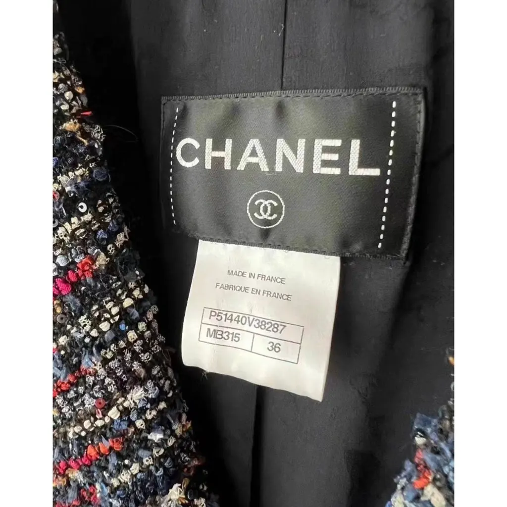 Chanel La Petite Veste Noire Wool Jacket MultiColor Wool Never worn - Inside View