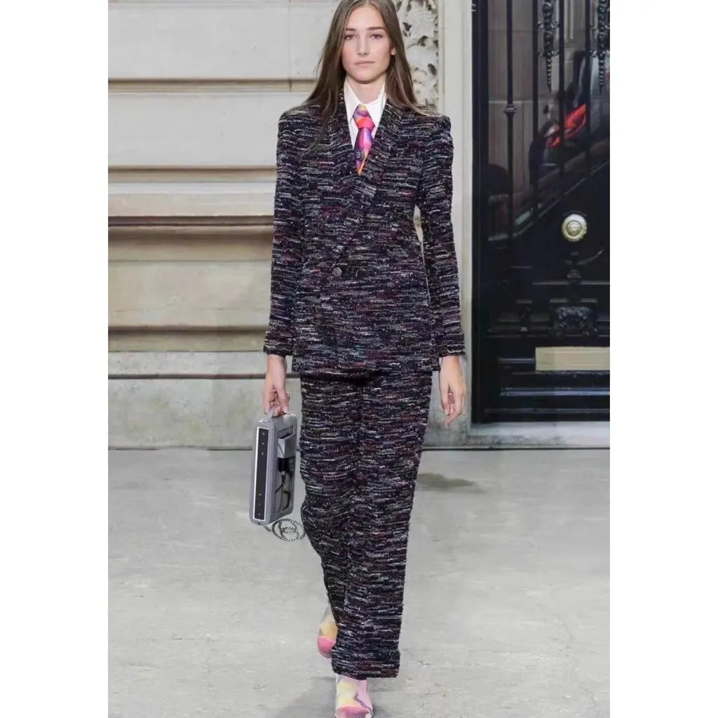 Chanel La Petite Veste Noire Wool Jacket MultiColor Wool Never worn - Model View