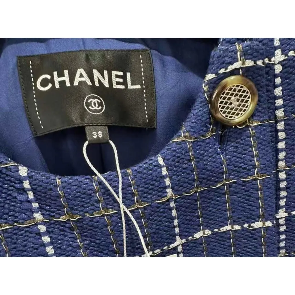 Chanel La Petite Veste Noire Tweed Jacket MultiColor Tweed Very good - Model View