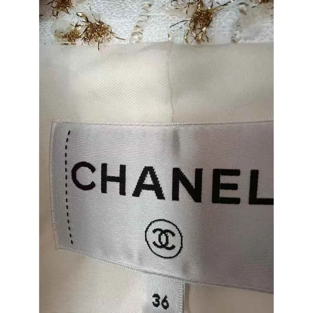 Chanel La Petite Veste Noire Tweed Jacket MultiColor Tweed Very good - Model View