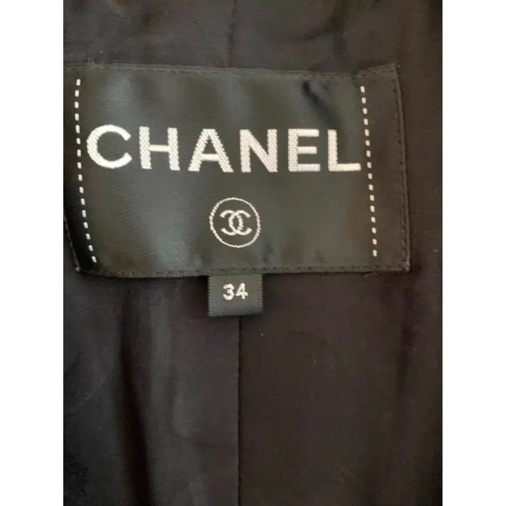Chanel La Petite Veste Noire Black Tweed Jacket Black Tweed Very good - Back View