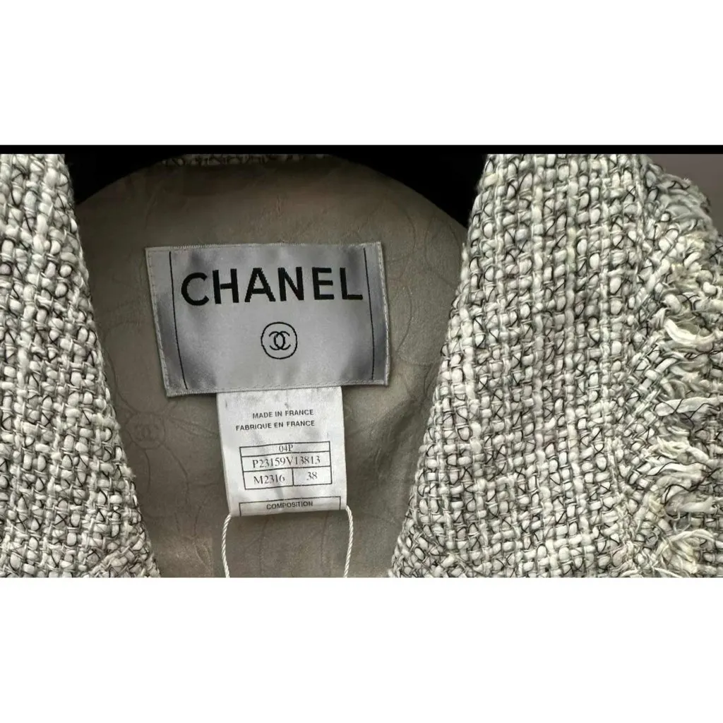 Chanel La Petite Veste Noire Tweed Jacket MultiColor Tweed Very good - Inside View