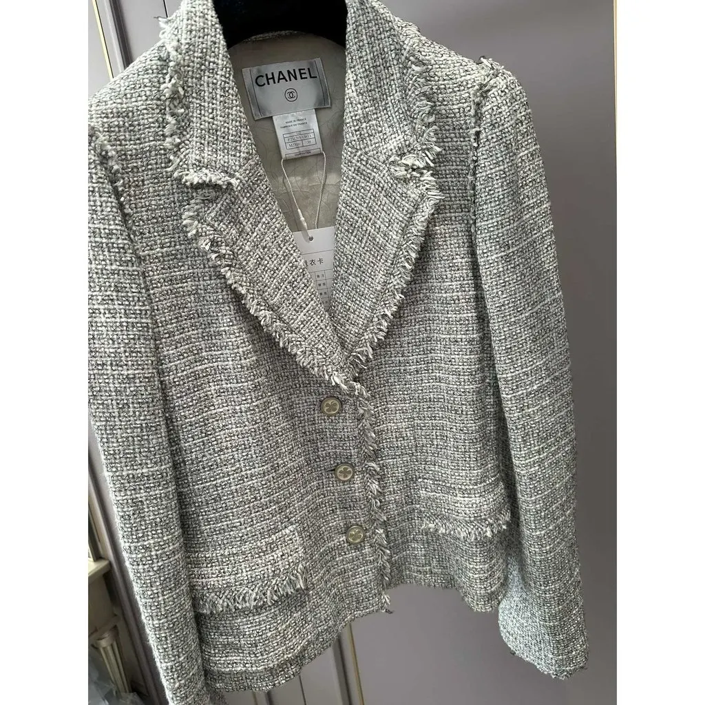 Chanel La Petite Veste Noire Tweed Jacket MultiColor Tweed Very good - Model View