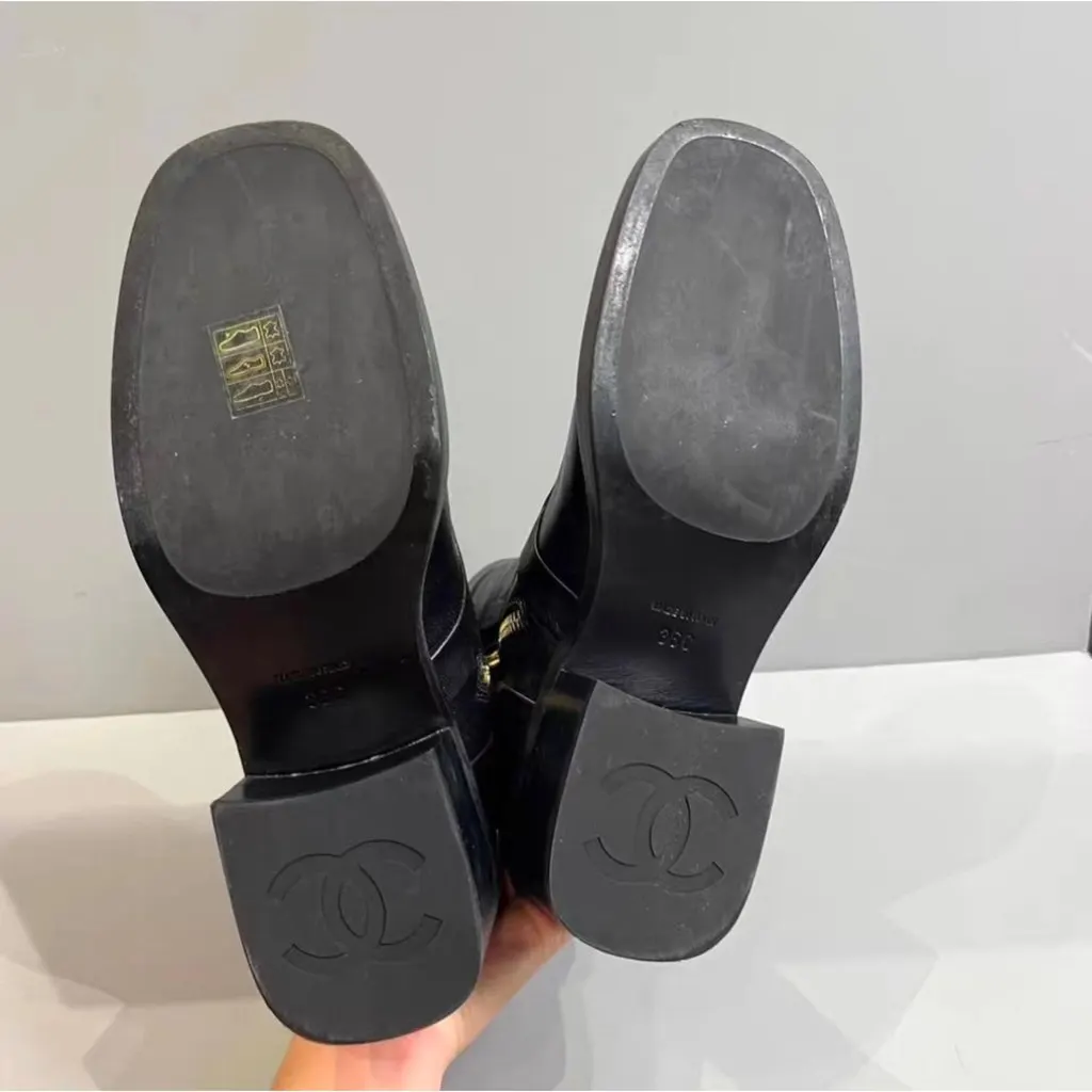 Chanel Black Leather Boots Black Leather Very good - Model View