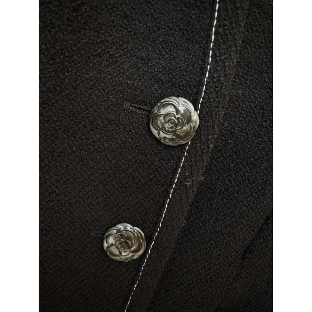 Chanel La Petite Veste Noire Black Wool Jacket Black Wool Very good - Back View
