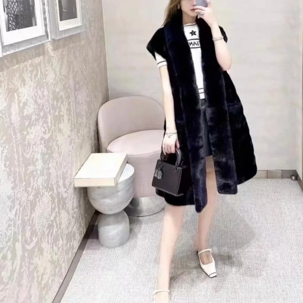 Dior Navy Mink Coat Navy Never worn, with tag - Model View