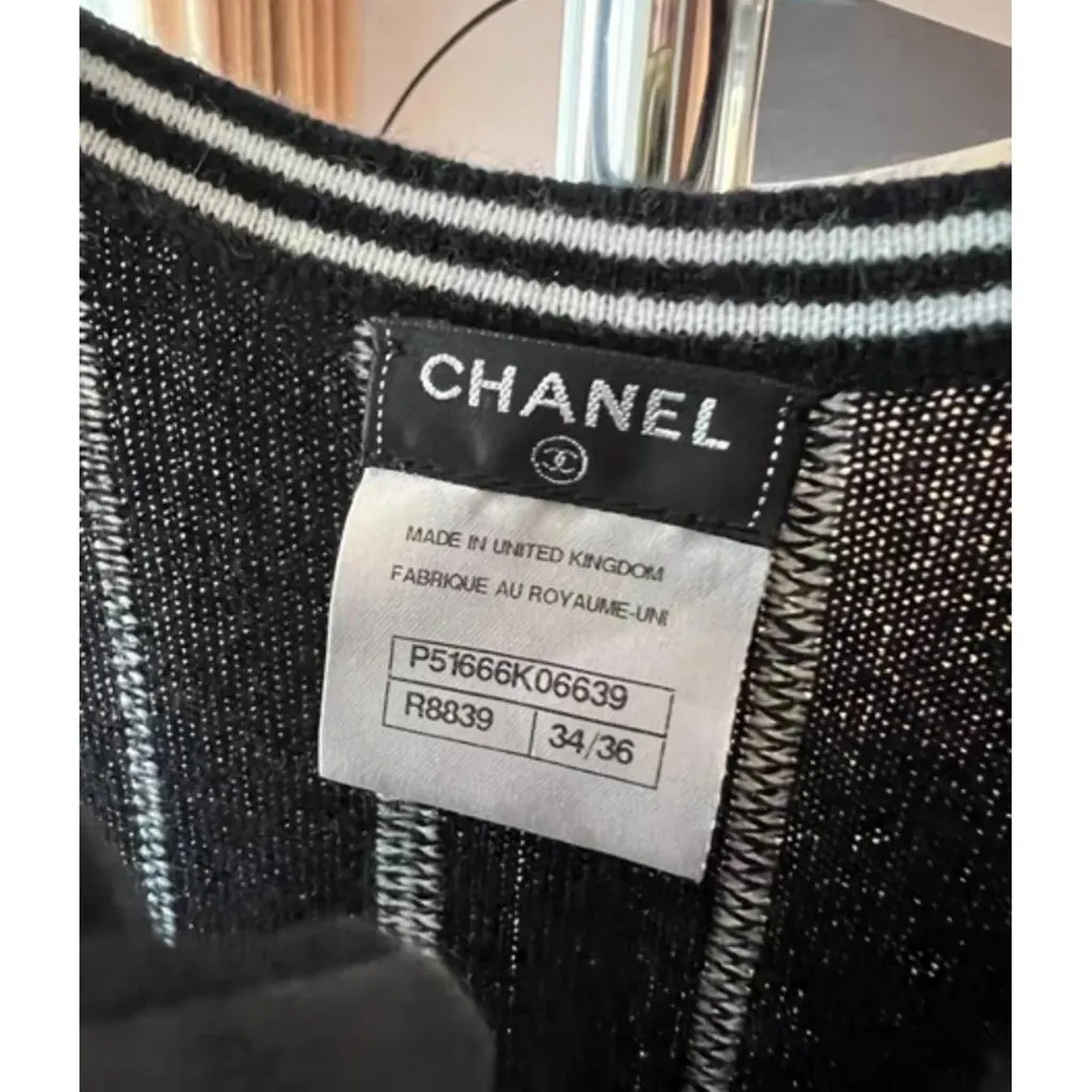 Chanel Black Cashmere Knitwear Black Cashmere Very good - Box View