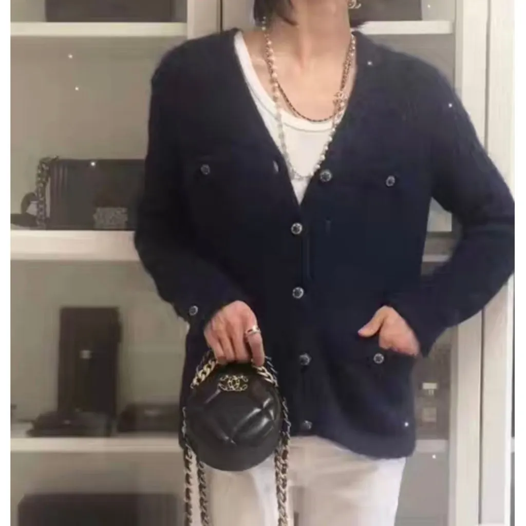 Chanel Navy Wool Knitwear Navy Wool Very good - Model View