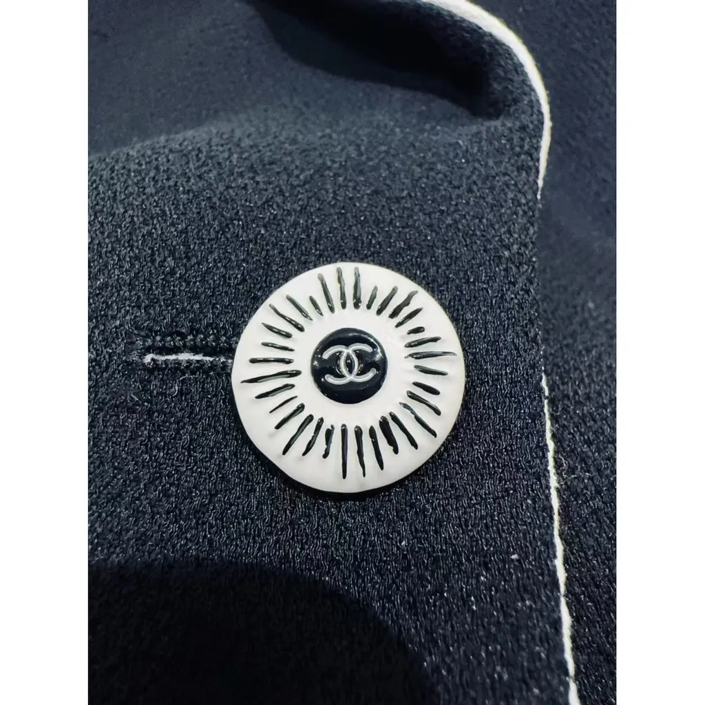 Chanel La Petite Veste Noire Black Tweed Jacket Black Tweed Very good - Inside View