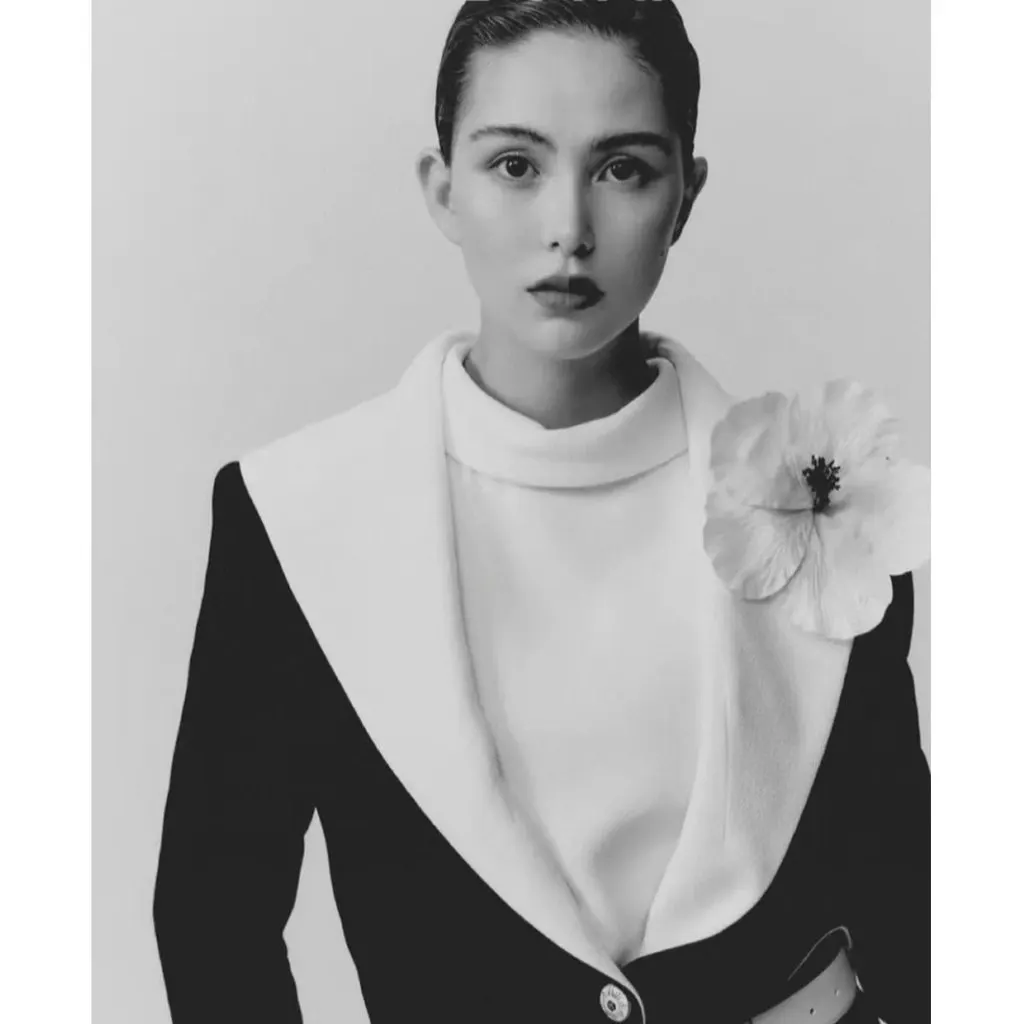Chanel La Petite Veste Noire Black Tweed Jacket Black Tweed Very good - Box View