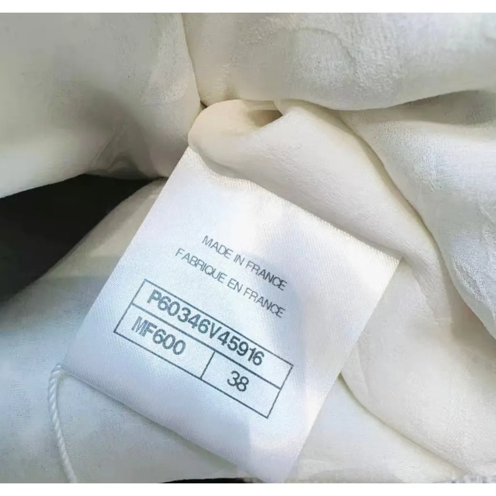 Chanel La Petite Veste Noire Linen Jacket MultiColor Linen Never worn, with tag - Model View