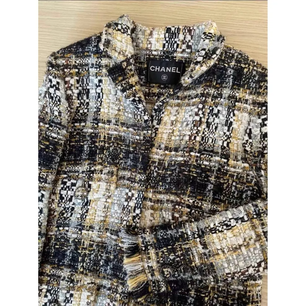 Chanel La Petite Veste Noire Wool Jacket MultiColor Wool Very good - Model View