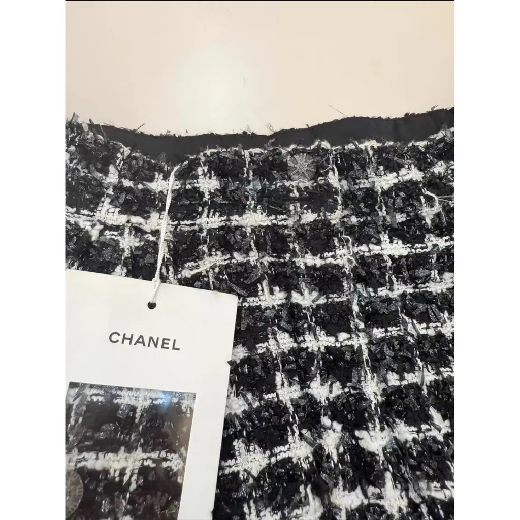 Chanel Tweed Shorts MultiColor Tweed Never worn, with tag - Back View