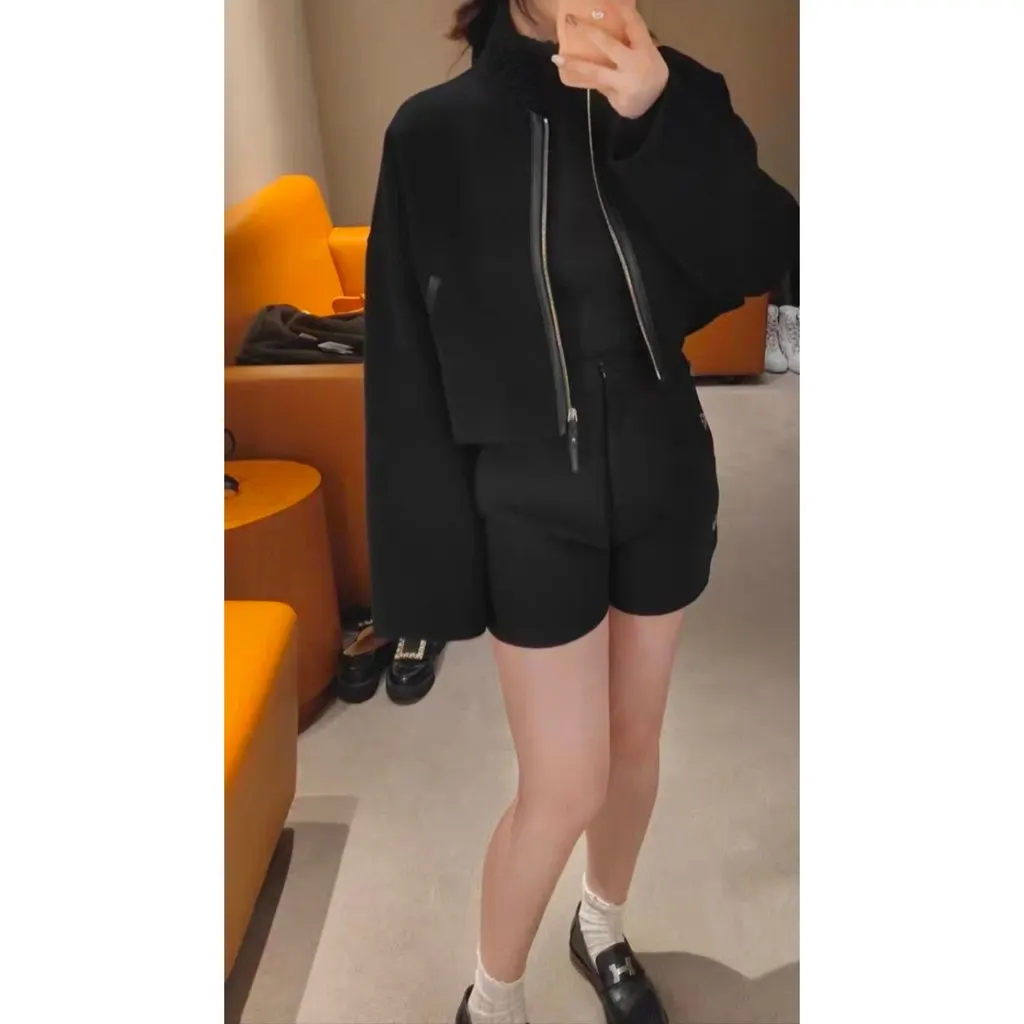 Hermes Black Cashmere Coat Black Cashmere Very good - Model View