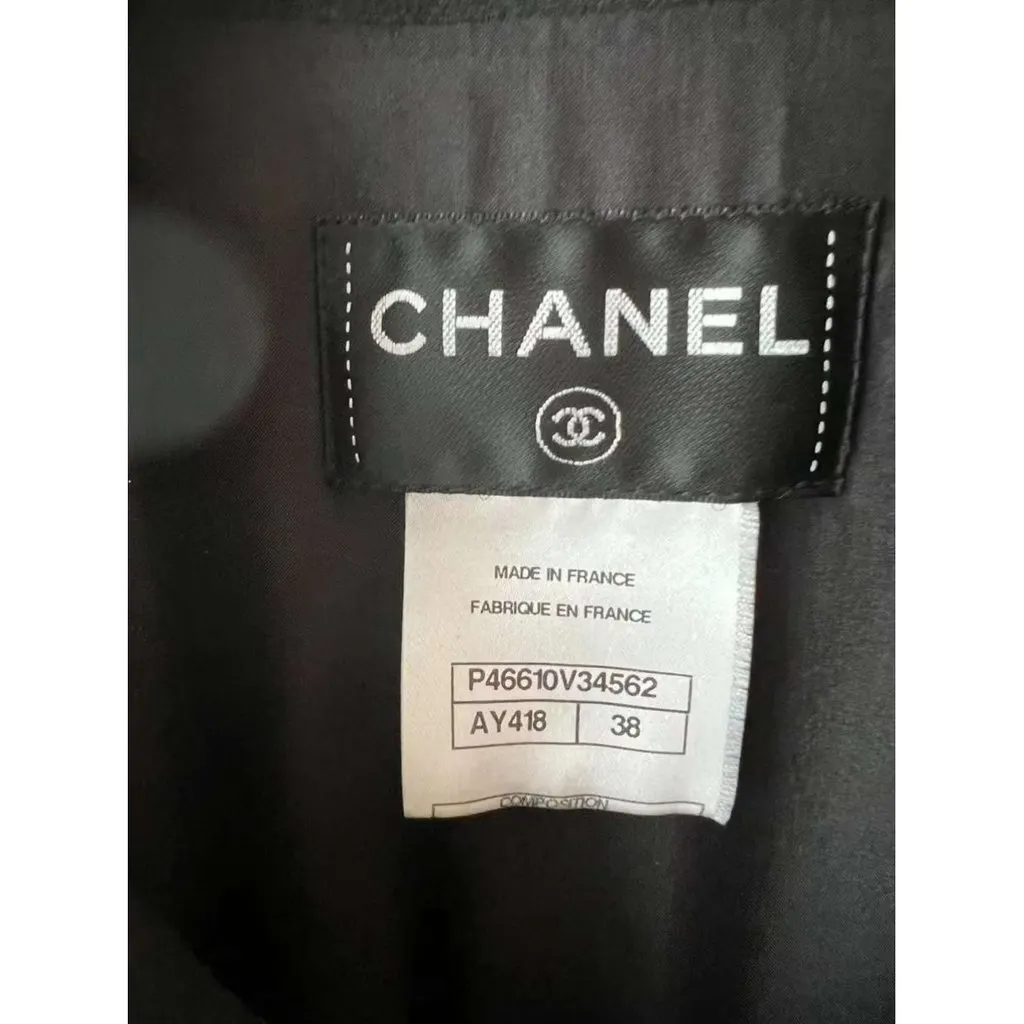 Chanel Black Wool Coat Black Wool Very good - Model View