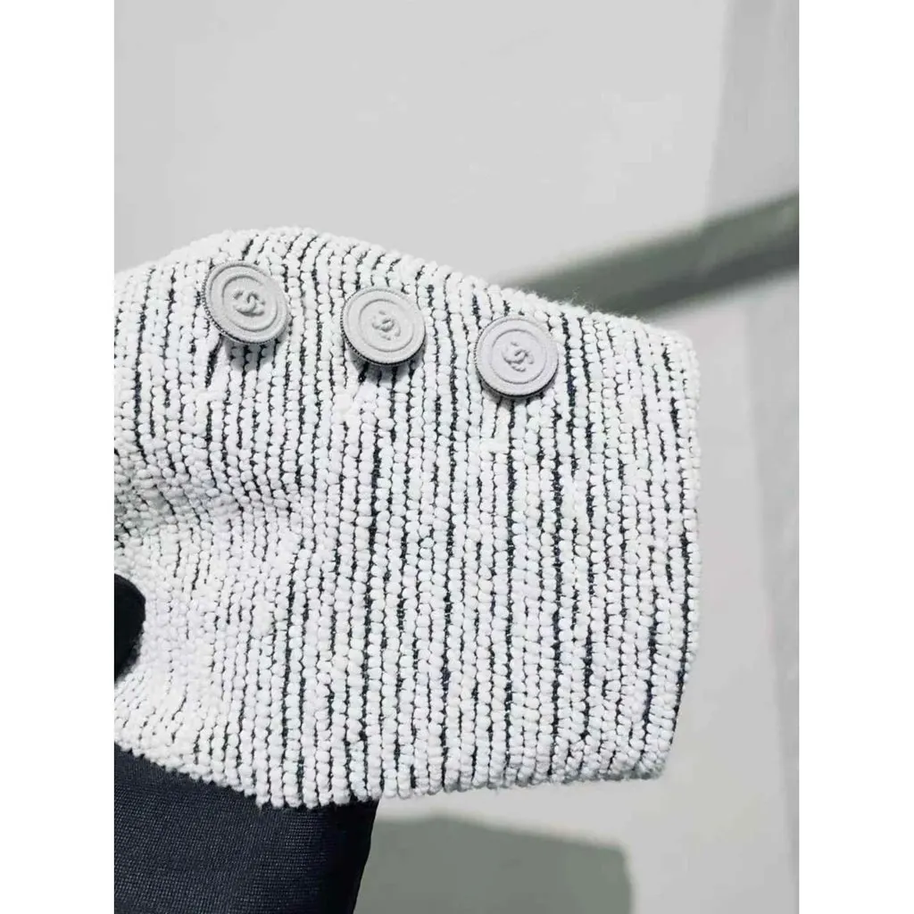 Chanel La Petite Veste Noire Tweed Jacket MultiColor Tweed Very good - Model View