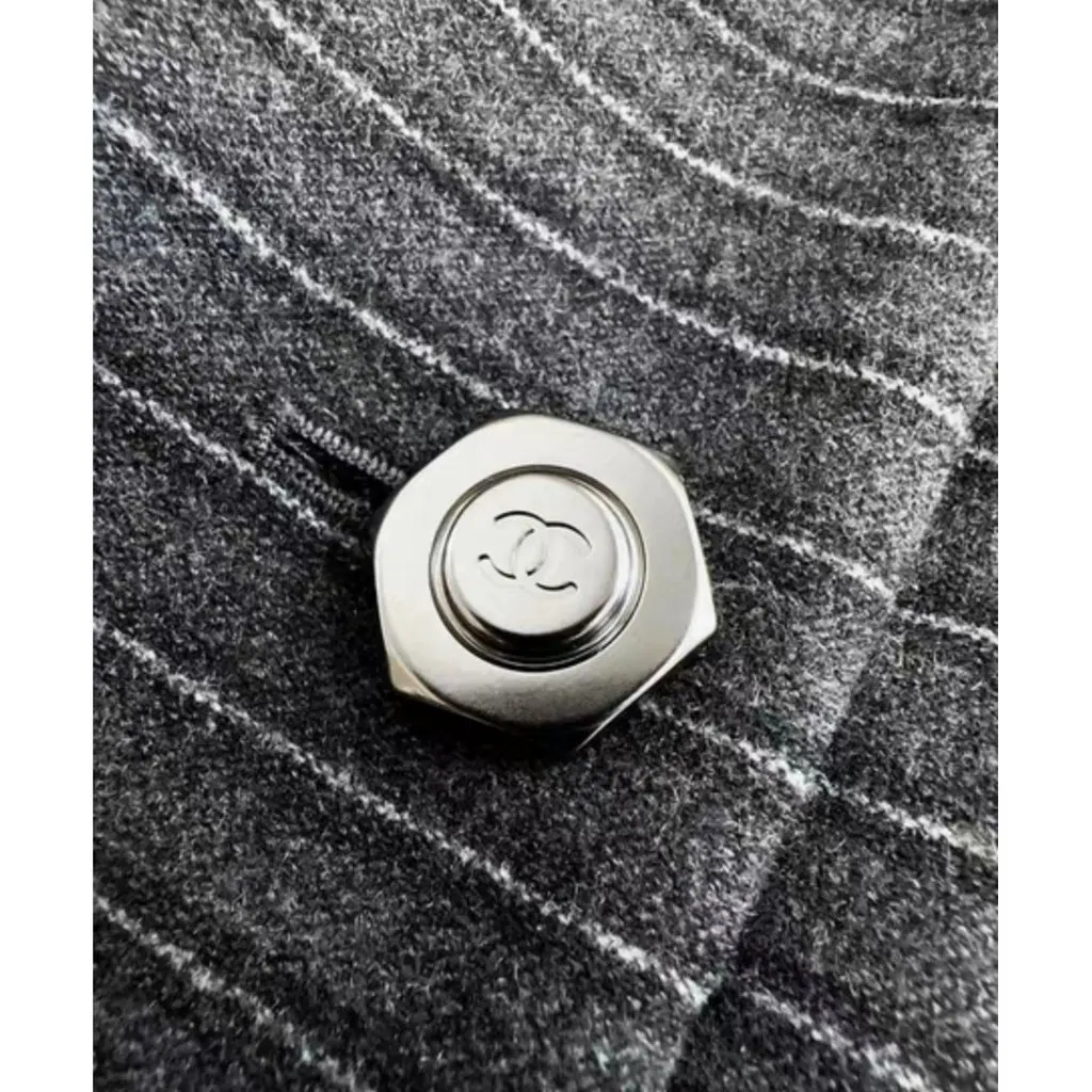 Chanel La Petite Veste Noire Cashmere Jacket MultiColor Cashmere Very good - Inside View