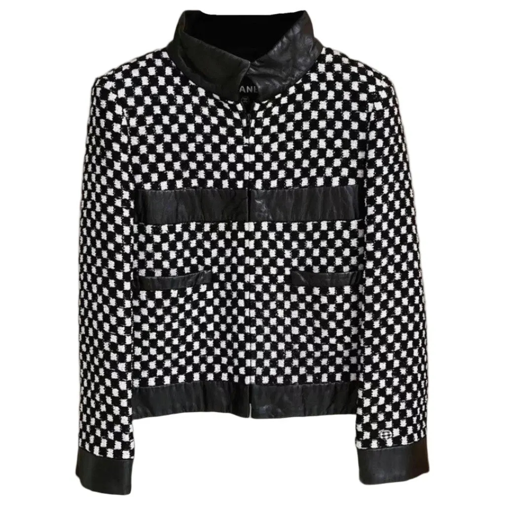 Chanel La Petite Veste Noire Tweed Jacket MultiColor Tweed Very good - Front View