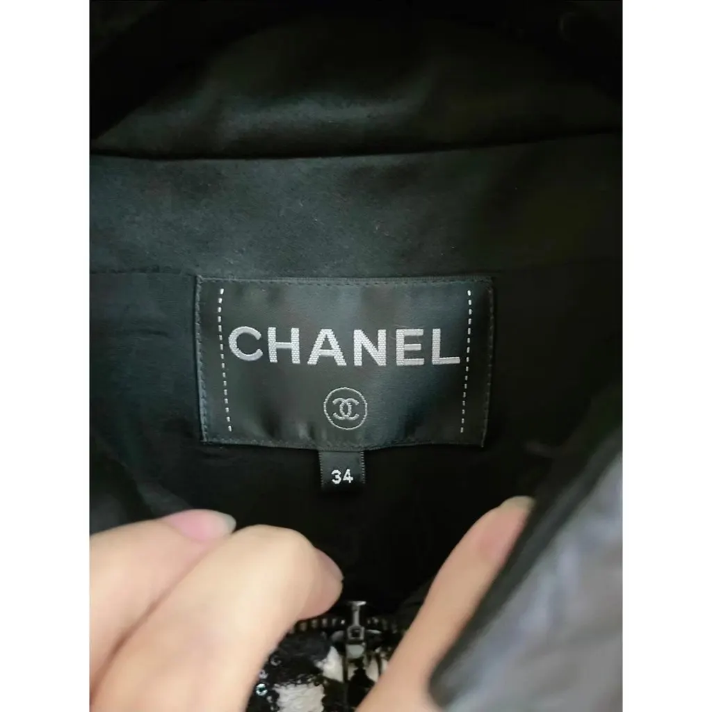 Chanel La Petite Veste Noire Tweed Jacket MultiColor Tweed Very good - Box View
