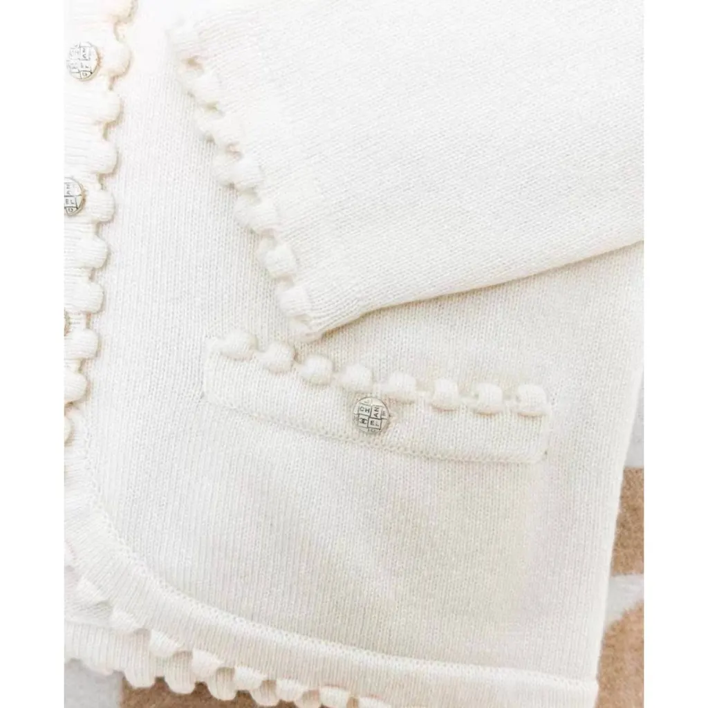 Chanel Cashmere Knitwear MultiColor Cashmere Very good - Model View