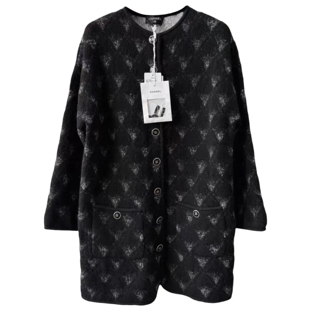 Chanel Black Cashmere Coat Black Cashmere Never worn, with tag - Front View