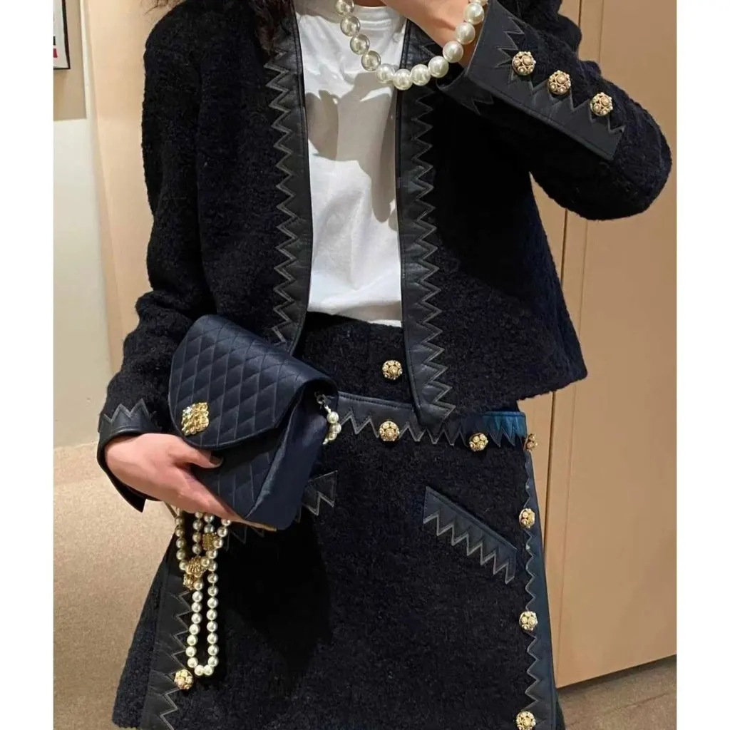 Chanel La Petite Veste Noire Wool Jacket MultiColor Wool Very good - Model View