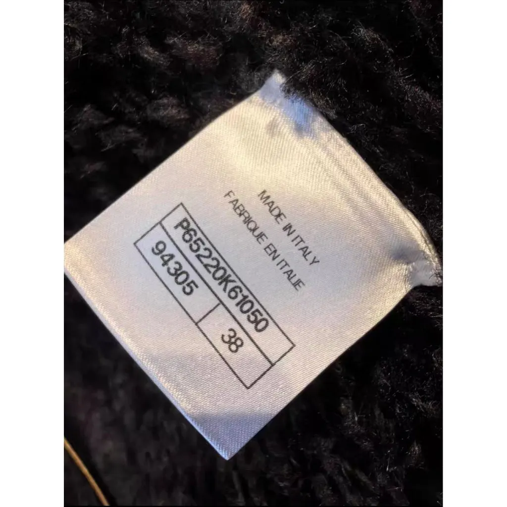 Chanel Black Cashmere Coat Black Cashmere Very good - Model View