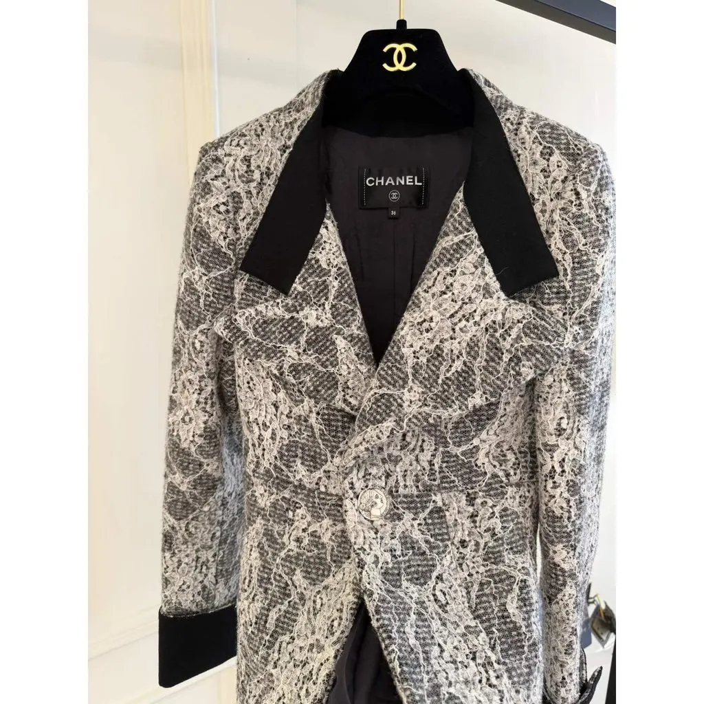Chanel La Petite Veste Noire Tweed Jacket MultiColor Tweed Very good - Box View