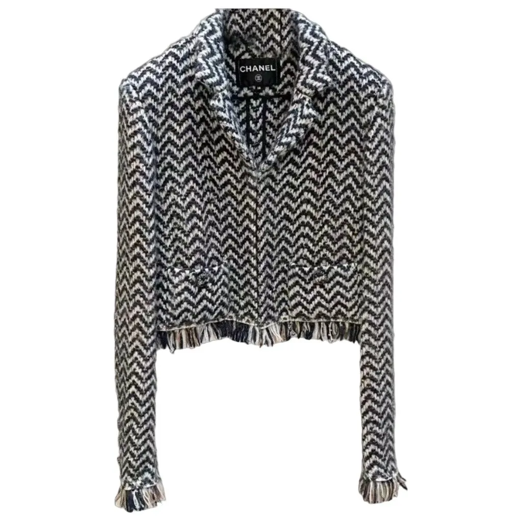 Chanel La Petite Veste Noire Black Wool Jacket Black Wool Very good - Front View