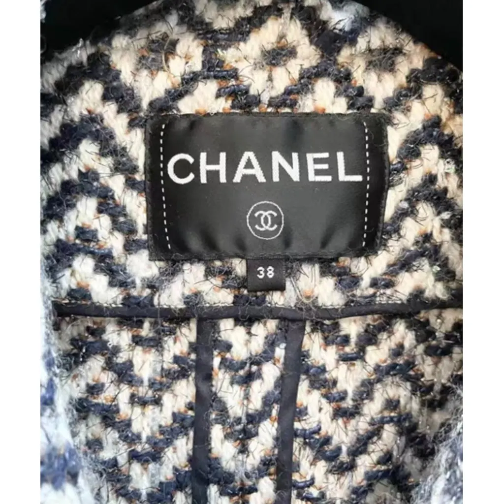 Chanel La Petite Veste Noire Black Wool Jacket Black Wool Very good - Inside View