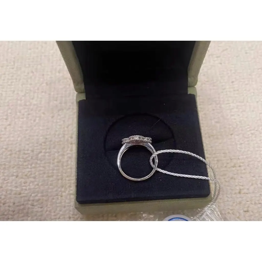 Van Cleef & Arpels Vintage Alhambra White Gold Ring White White Gold Very good - Model View