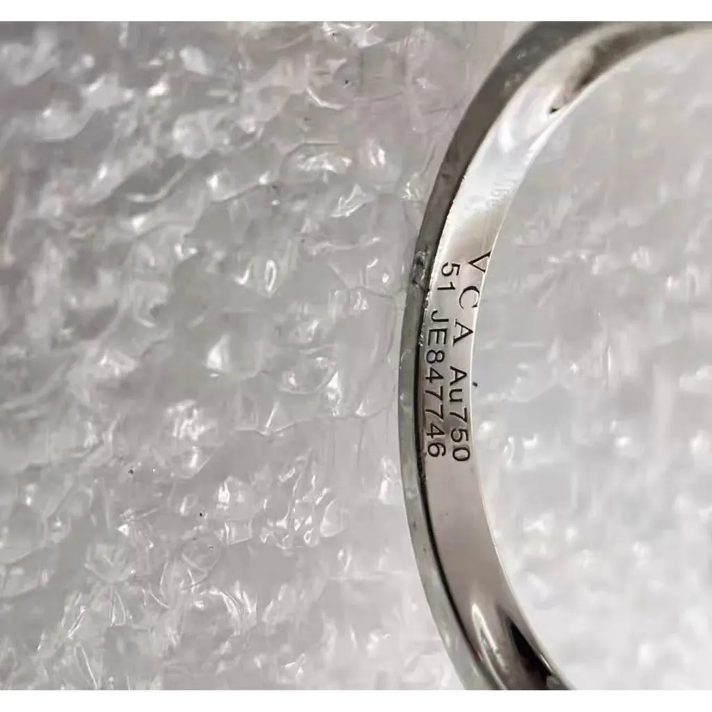 Van Cleef & Arpels Vintage Alhambra White Gold Ring White White Gold Very good - Box View