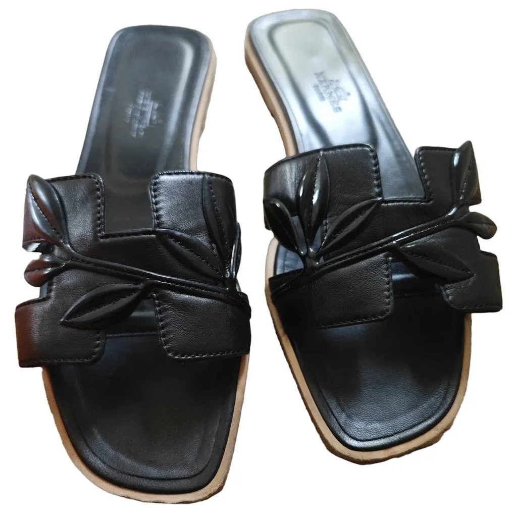 Hermes Oran Black Leather Sandals Black Leather Very good - Front View