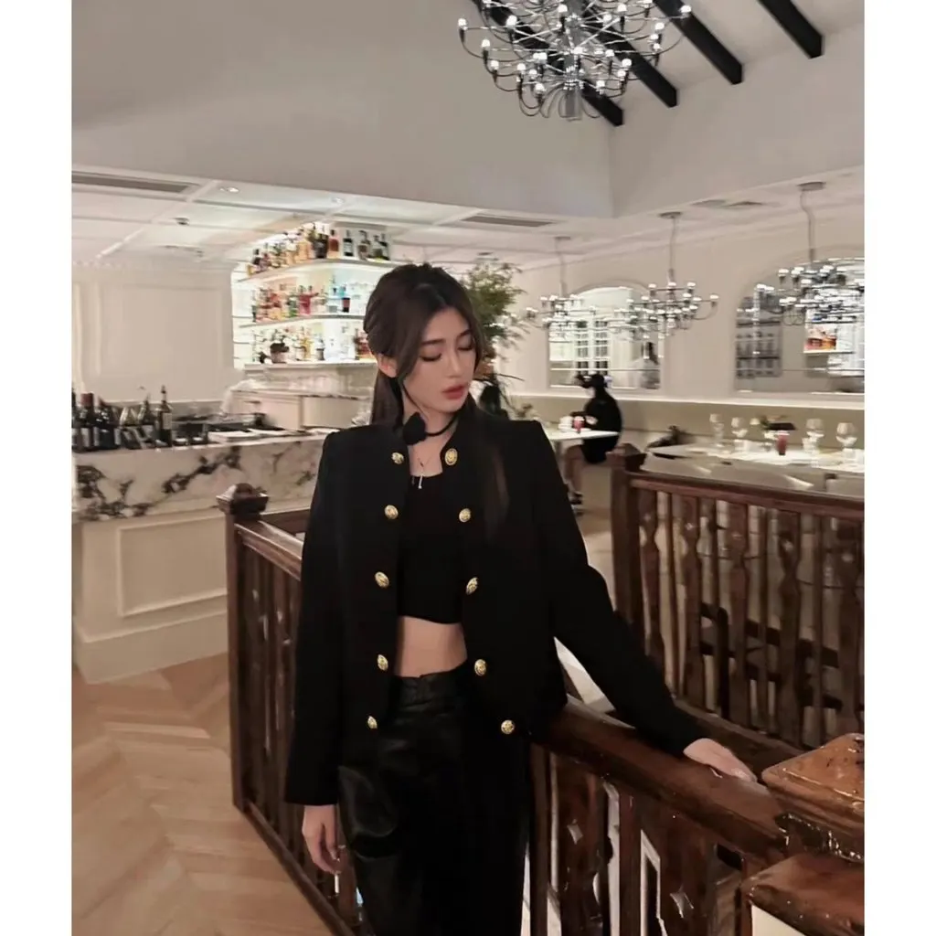 Chanel Black Cashmere Knitwear Black Cashmere Never worn, with tag - Model View