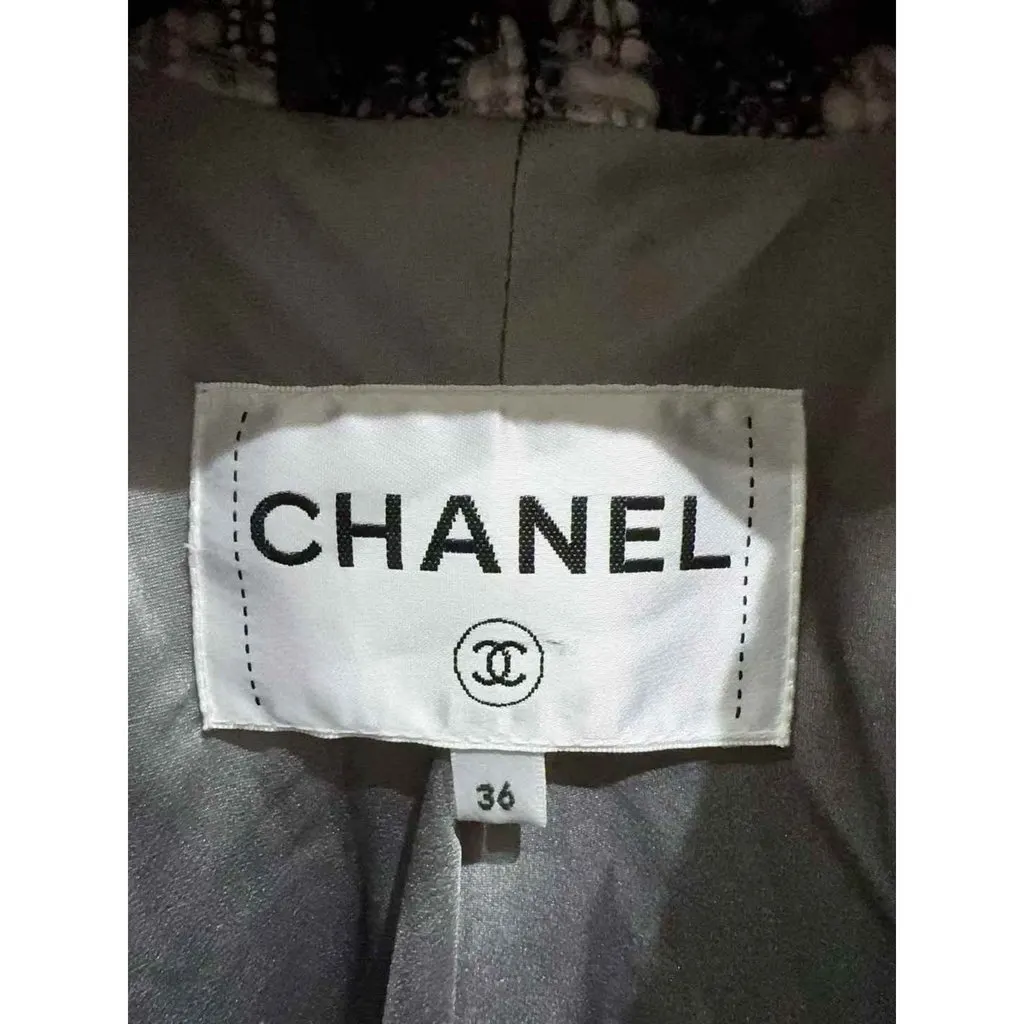 Chanel La Petite Veste Noire Tweed Jacket MultiColor Tweed Very good - Box View