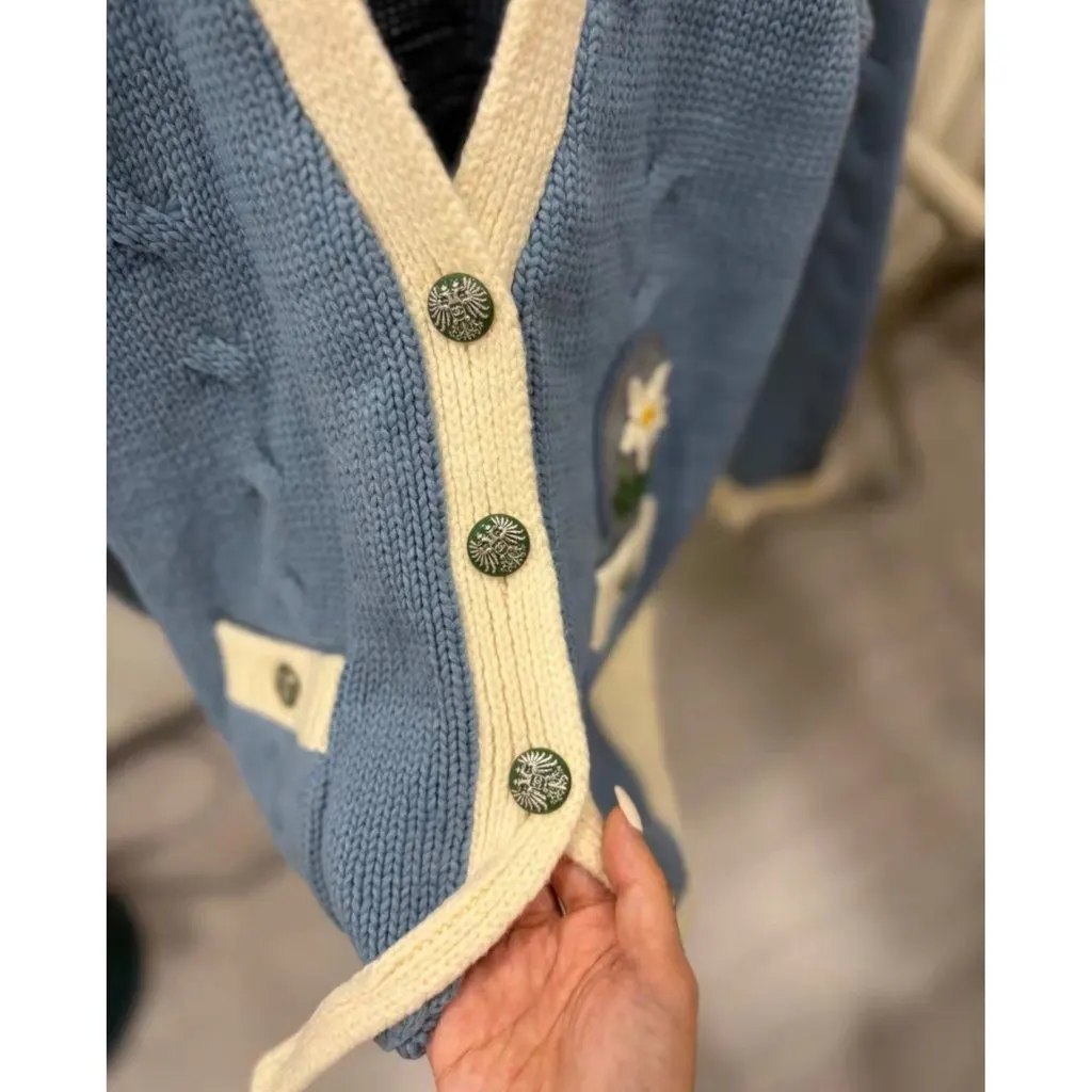 Chanel Wool Knitwear MultiColor Wool Very good - Model View