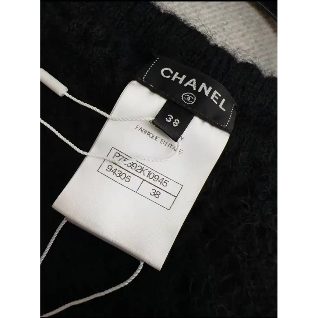 Chanel Black Wool Knitwear Black Wool Never worn, with tag - Inside View