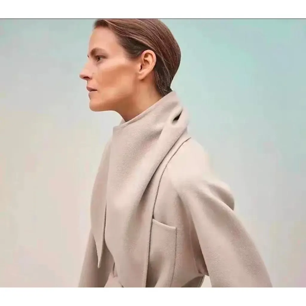 Hermes Cashmere Coat MultiColor Cashmere Very good - Model View