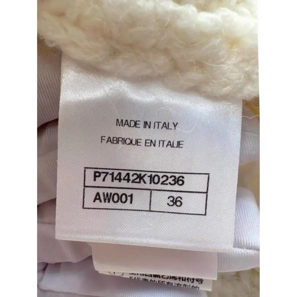 Chanel Cashmere Knitwear MultiColor Cashmere Very good - Model View