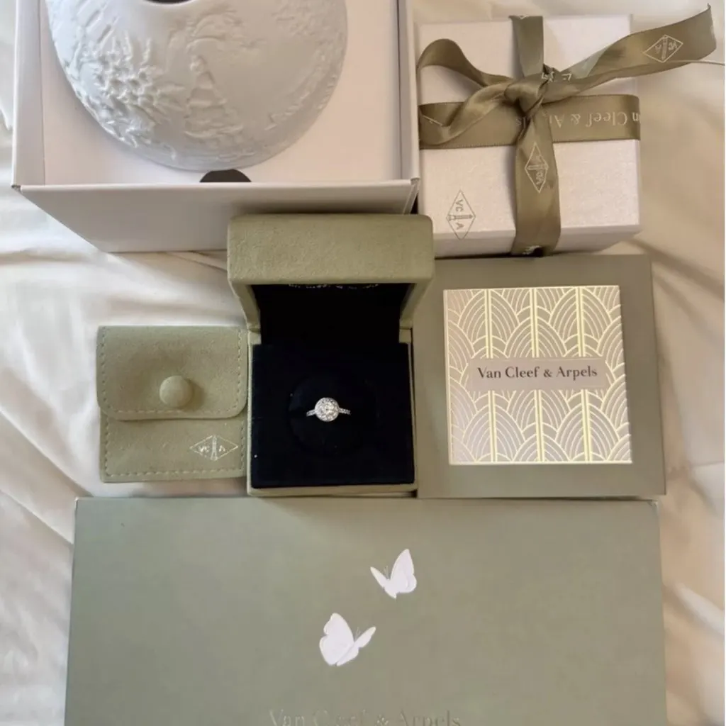 Van Cleef & Arpels Silver Platinum Ring Silver Platinum Very good - Inside View